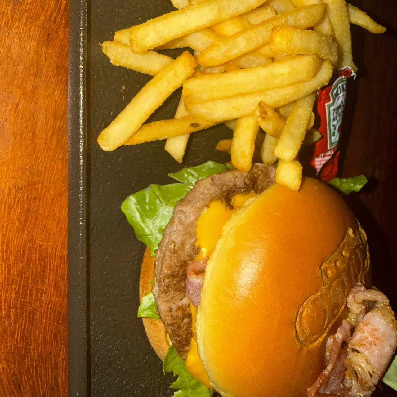 Hamburguesa con papas 