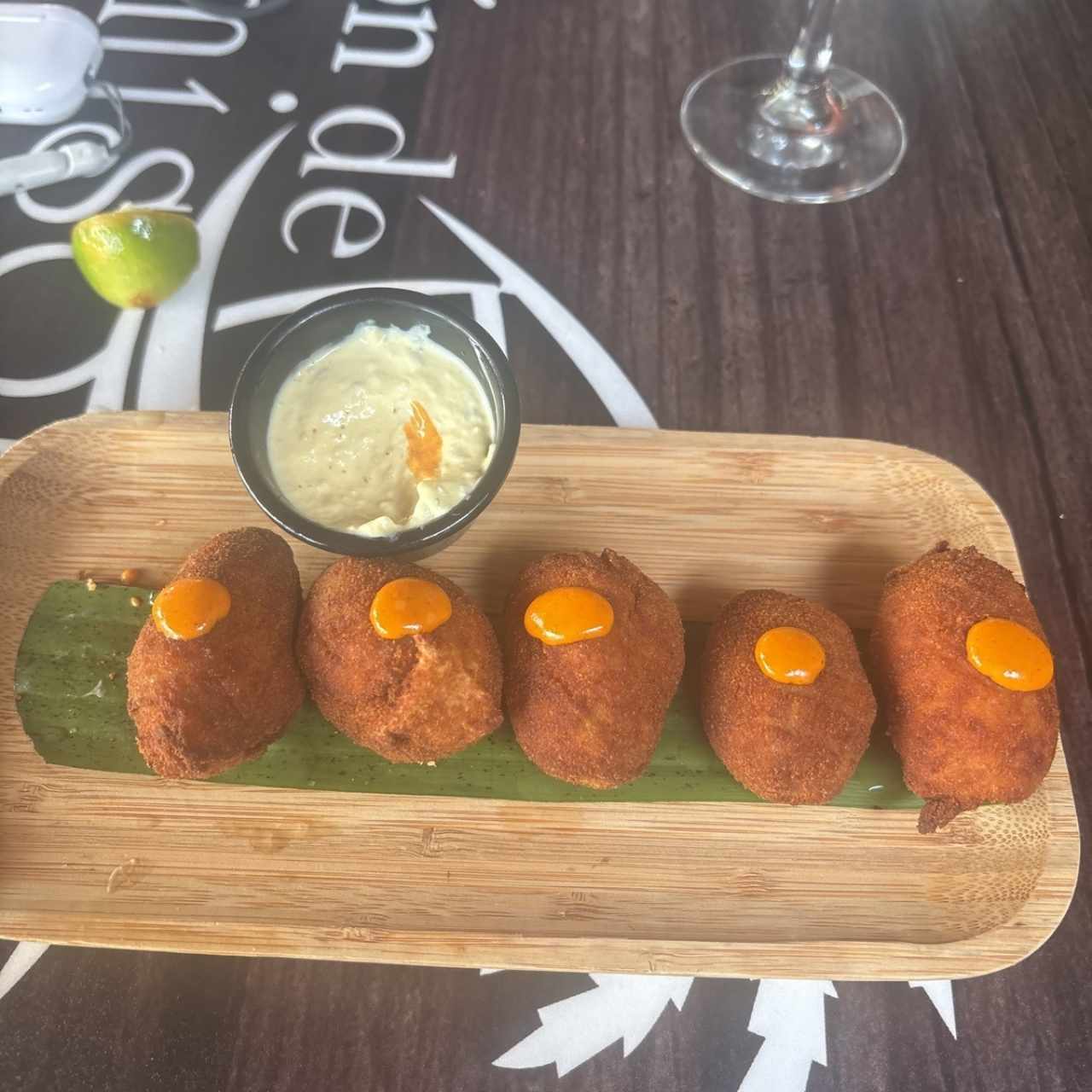 ENTRADAS-APPETIZERS - Croquetas de langosta