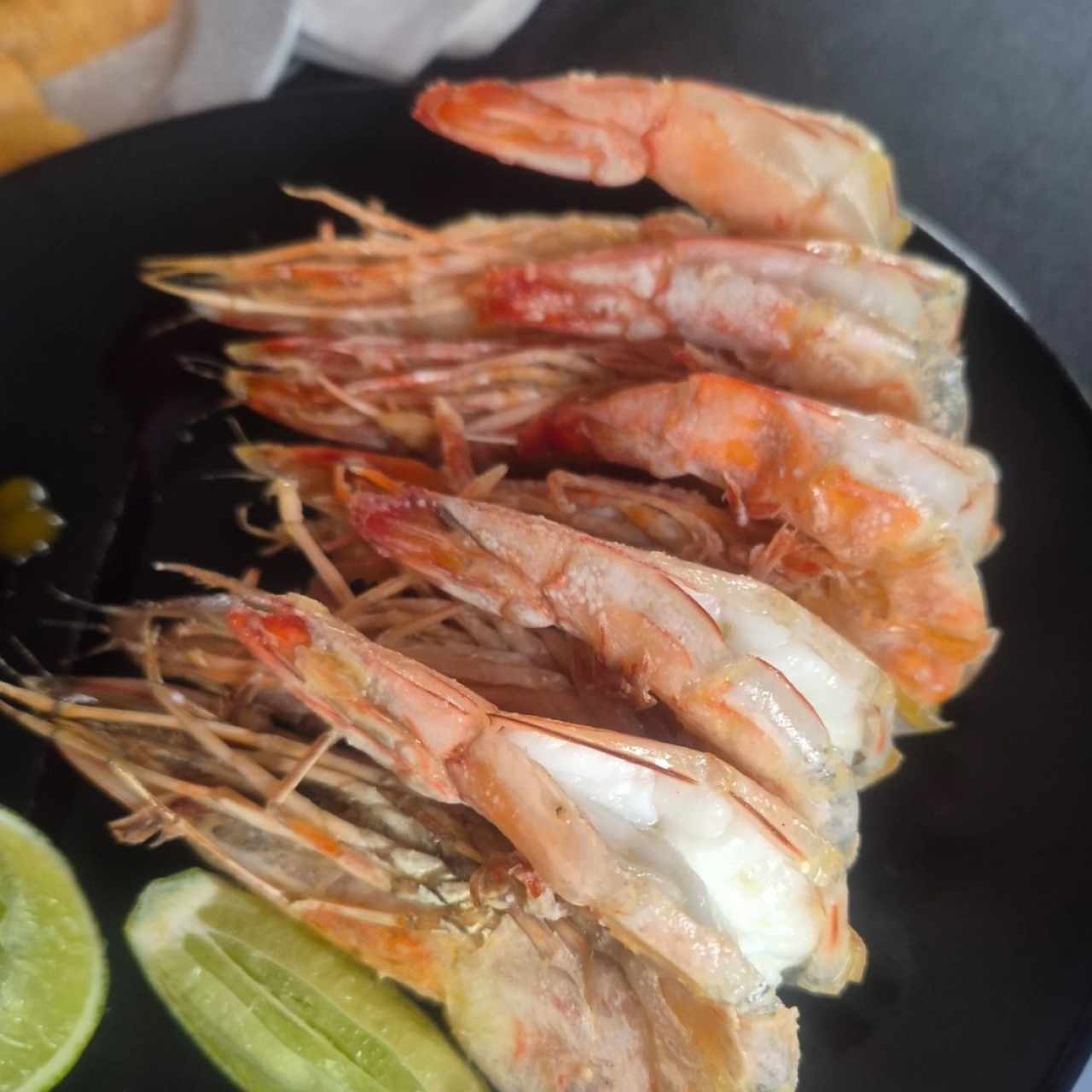 Langostinos a la criolla/ Plancha/ sal / ajillo / apanado