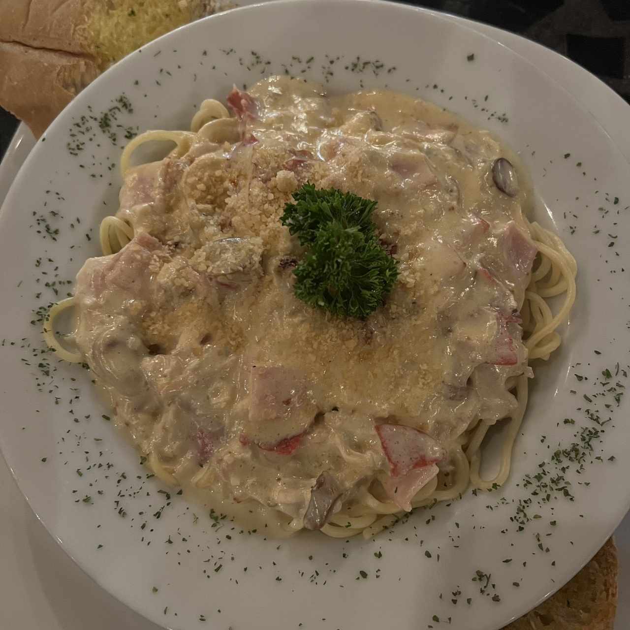 Spaghetti en salsa blanca