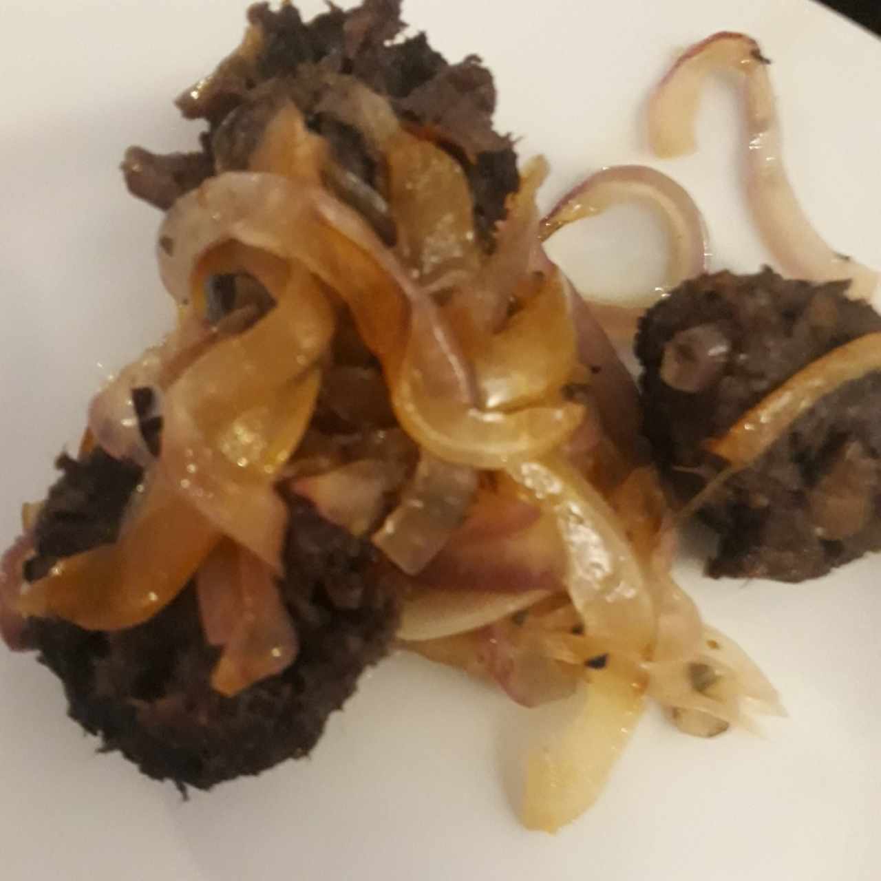 MORCILLA ENCEBOLLADA