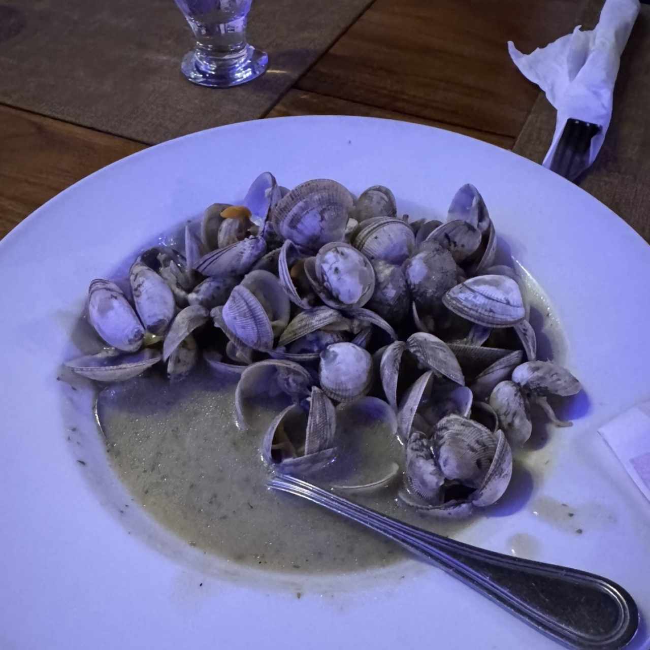ALMEJAS AL VINO BLANCO