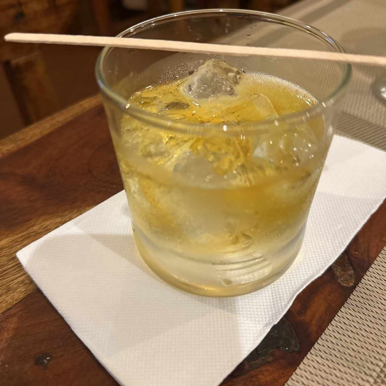 Whisky a la roca 