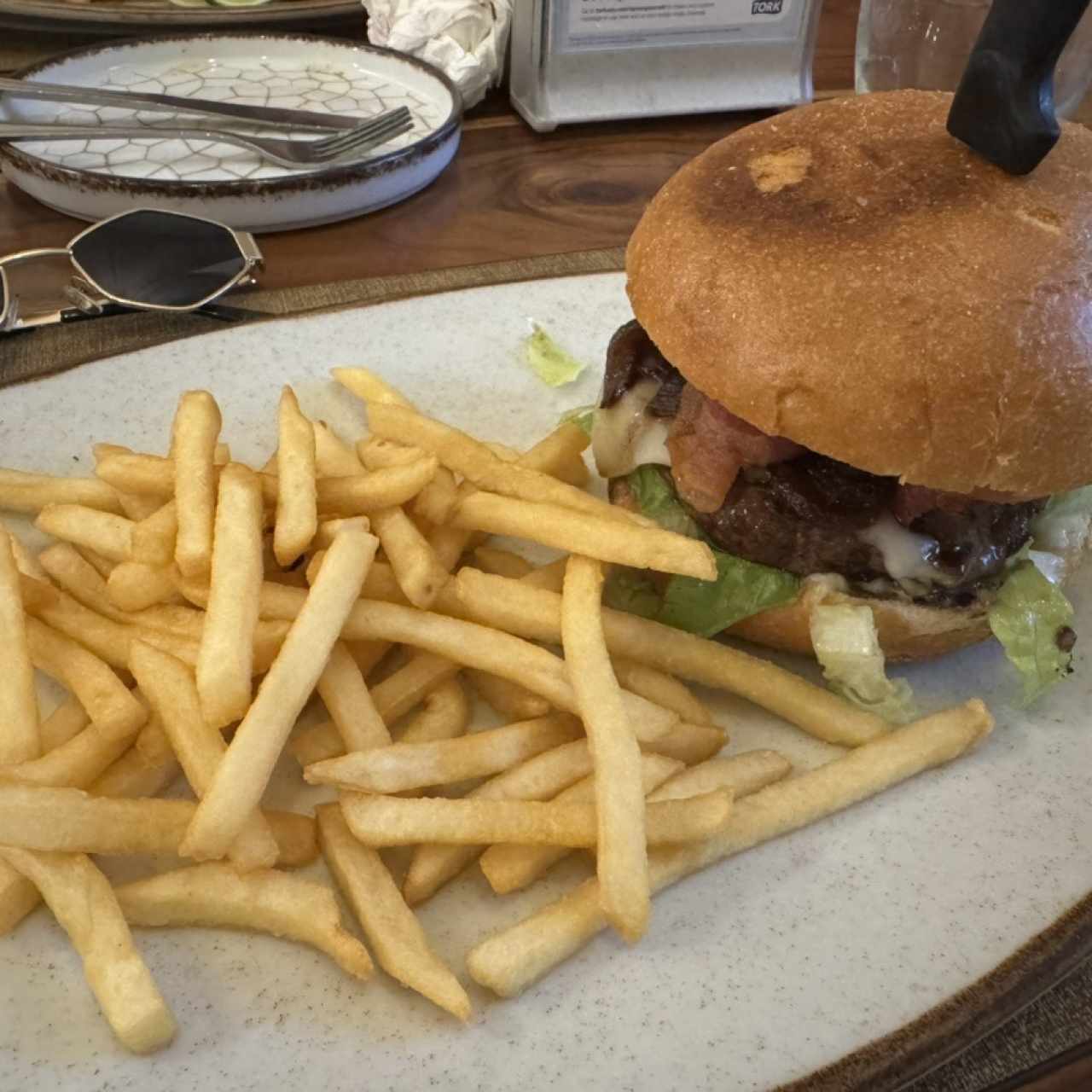 HAMBURGUESA DE CARNE 8 OZ