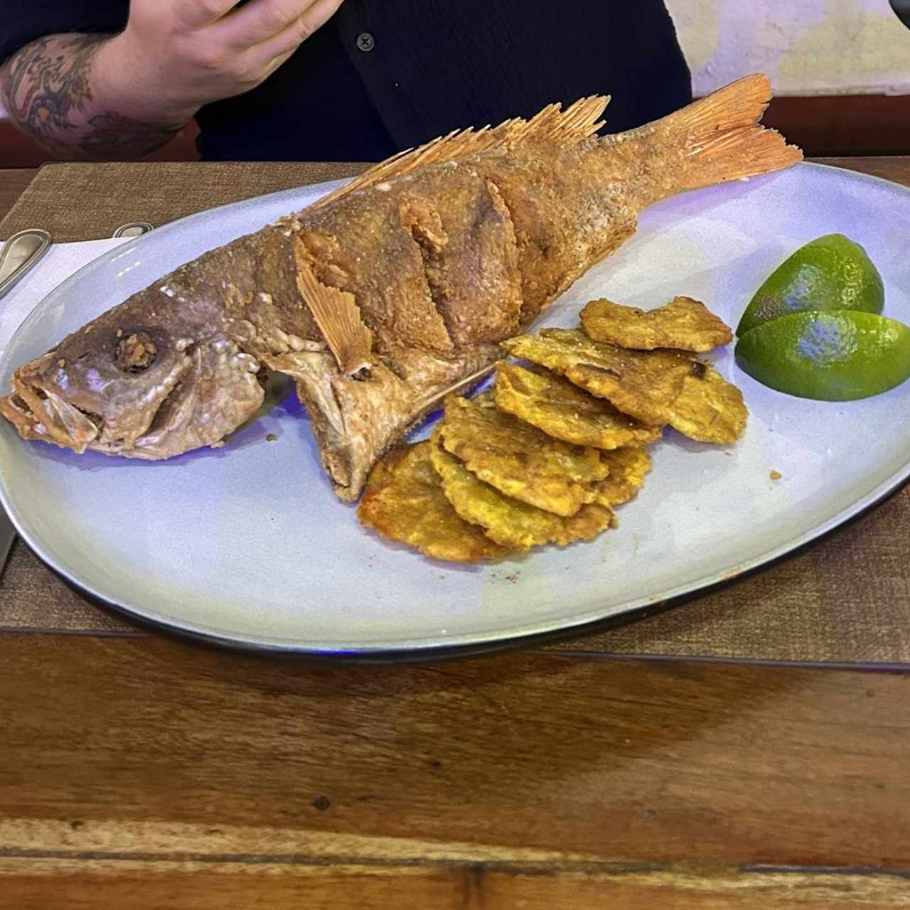 PLATOS FUERTES - CORVINA FRITA