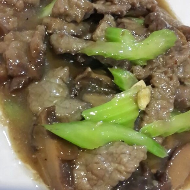 Carne con Hongo Chino