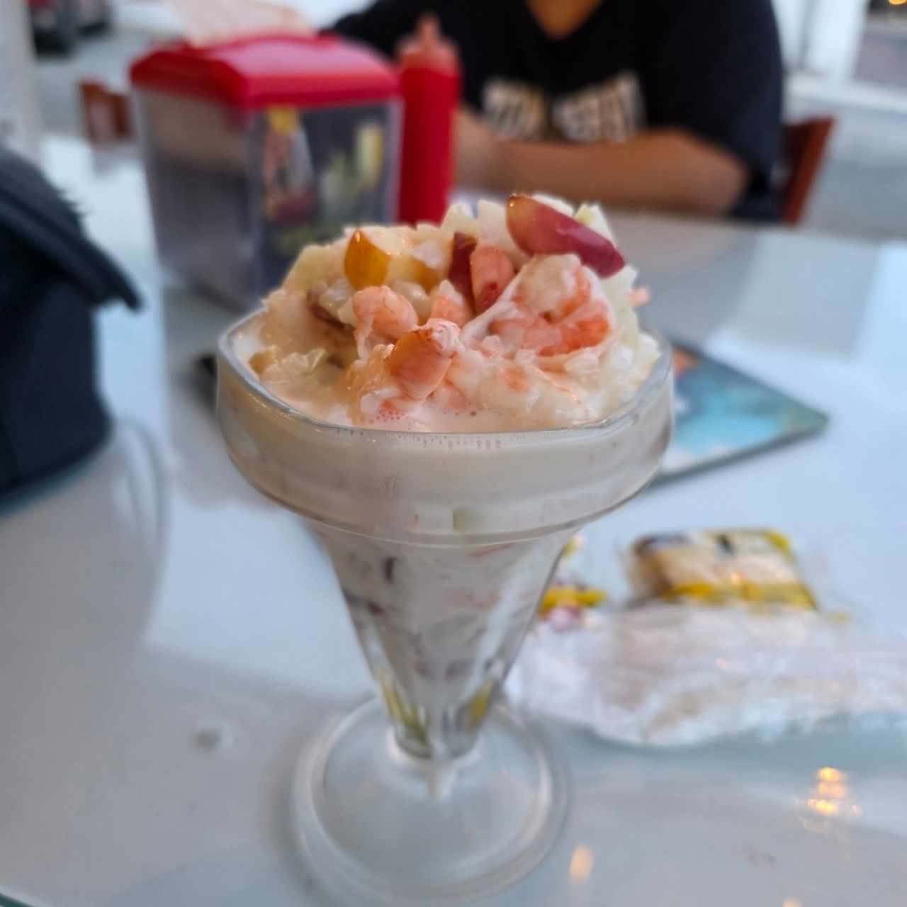 Camarón con uva y manzana