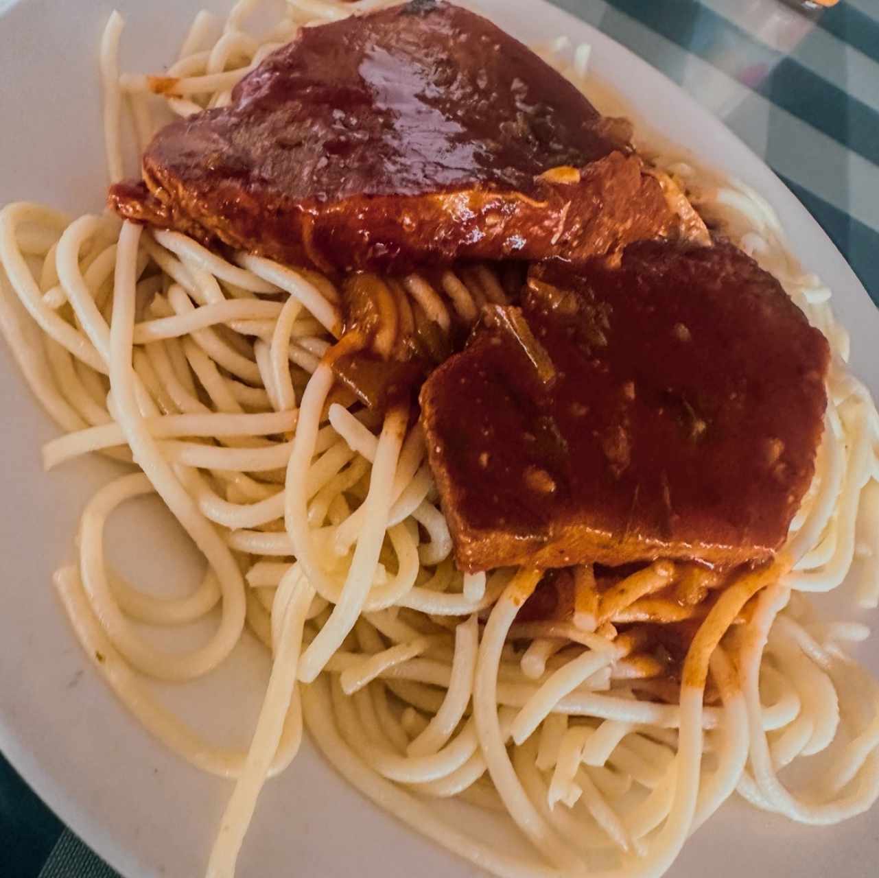 Espagueti con Lomo / Salsa Roja