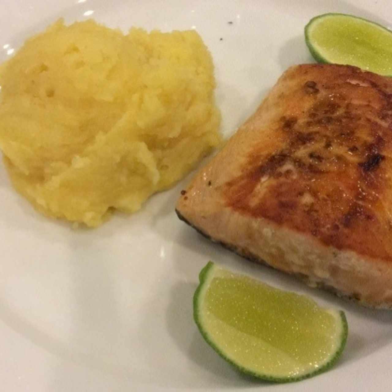 salmon fresco con pure