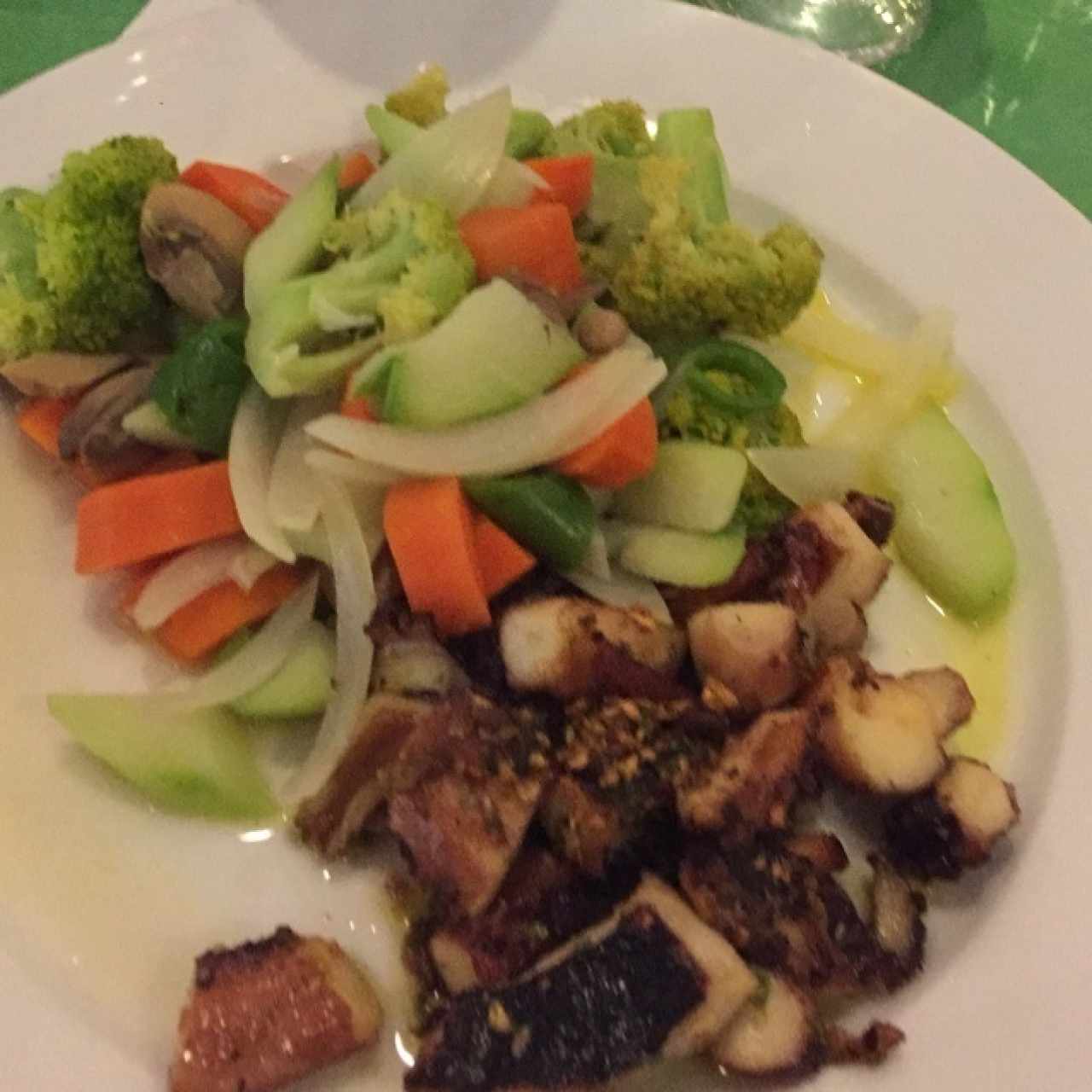 Pulpo al olio con vegetales 