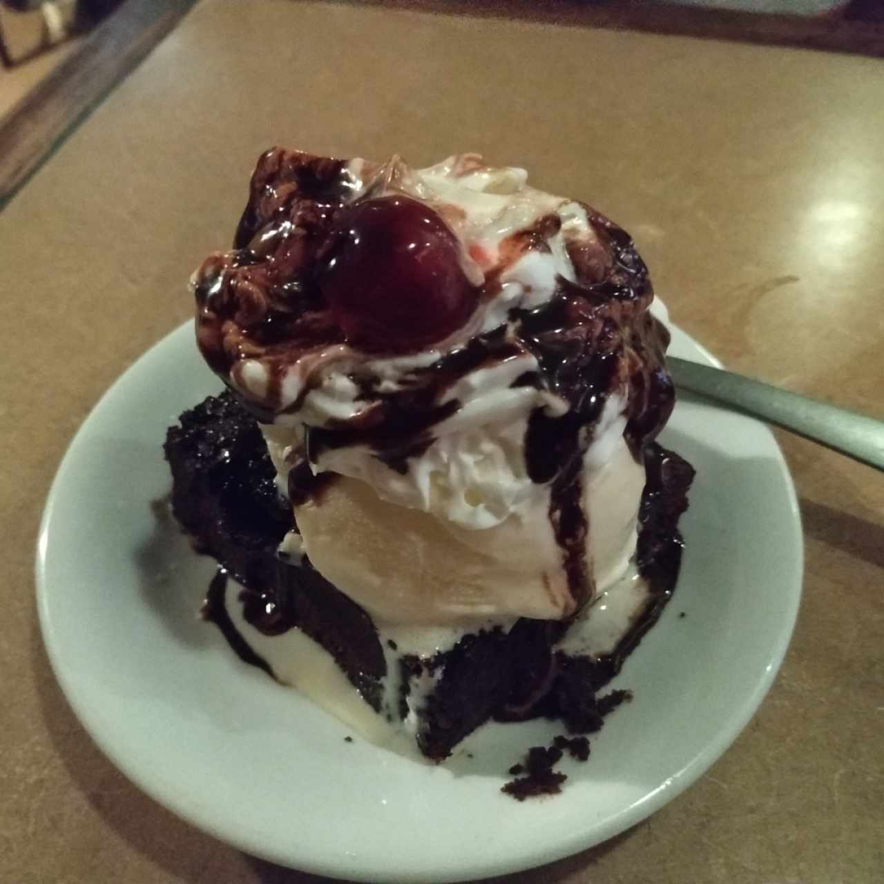 brownie con helado