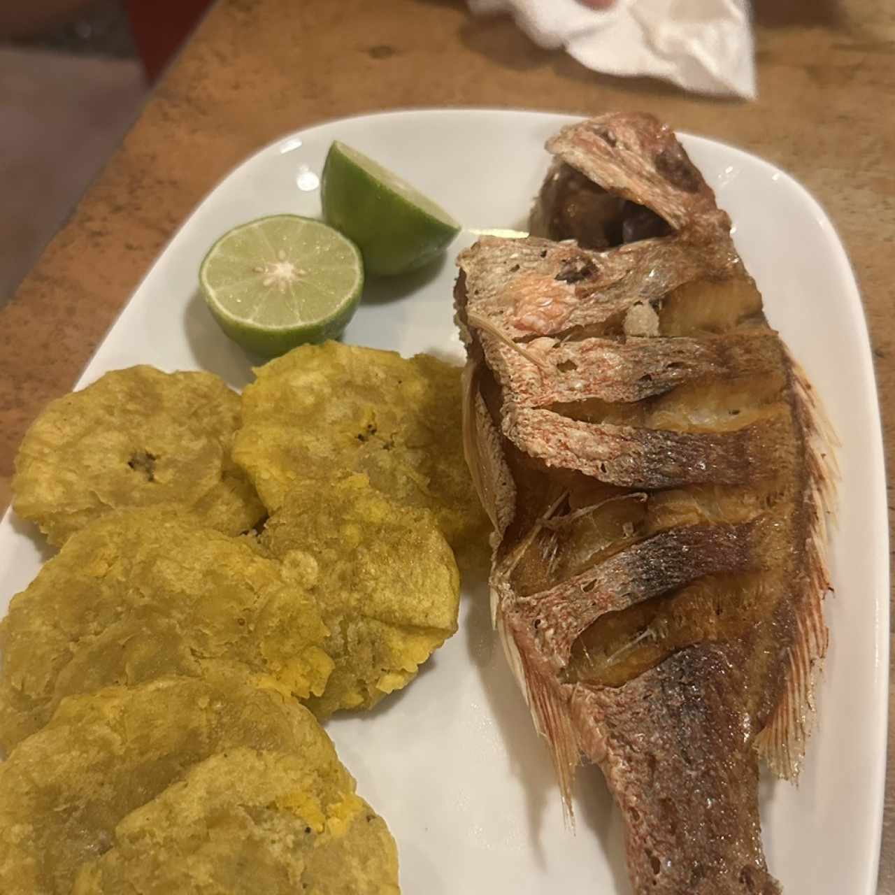 Pargo Frito con Patacones