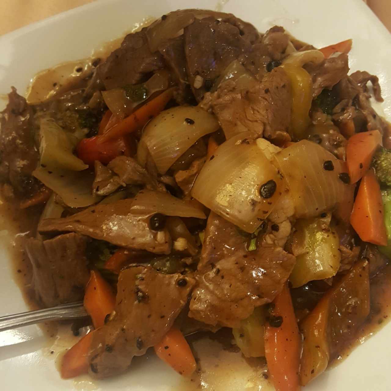 Carne con frijoles negros