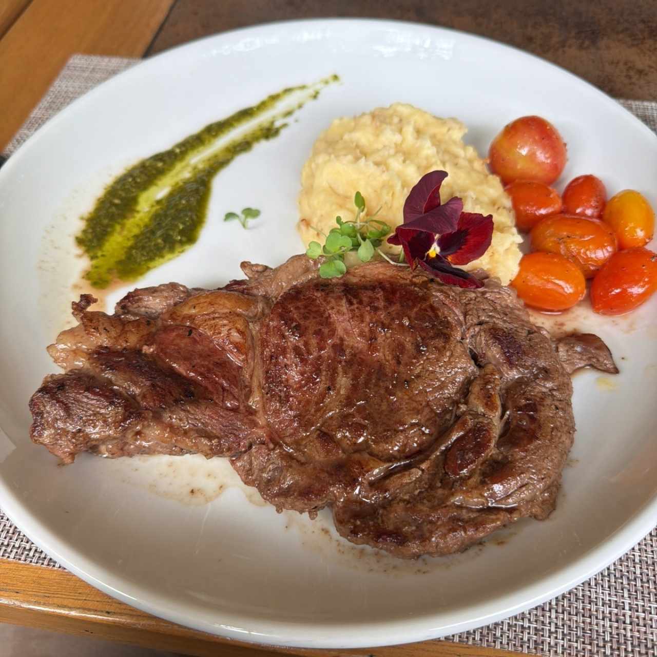 Rib eye con pure