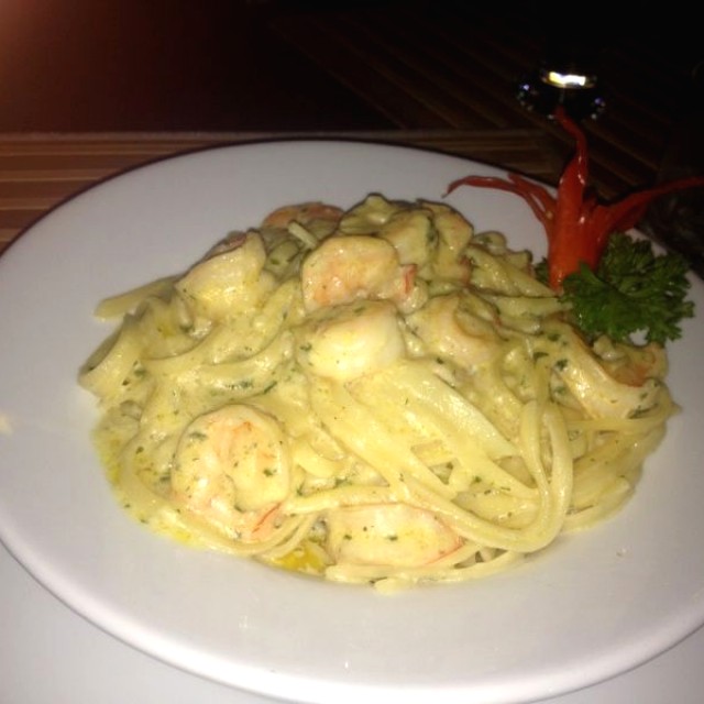 Fetichini con camarones 