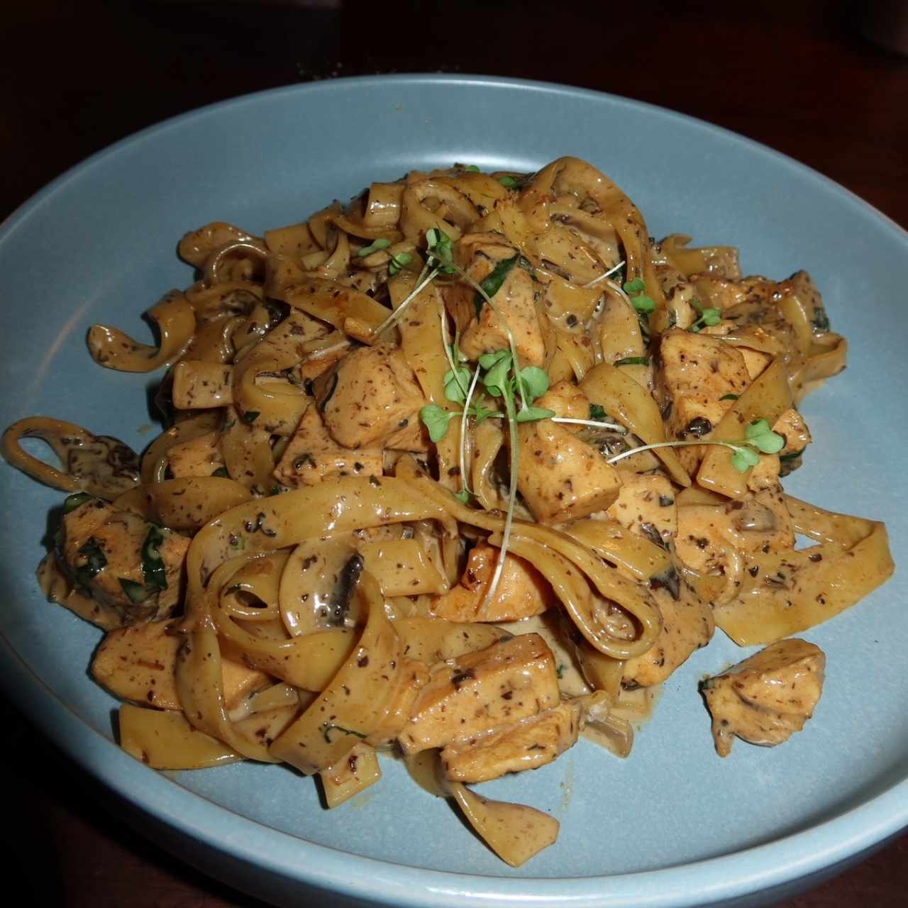 FETTUCCINE DE POLLO TRUFADO