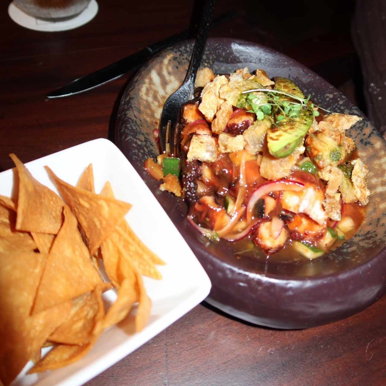 PULPO A LA PARRILLA CON CHICHARRONES