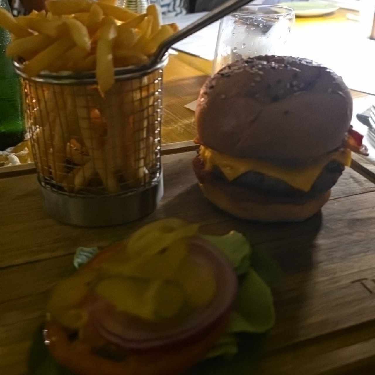 HAMBURGUESA ANGUS CLÁSICA DE 10 OZ