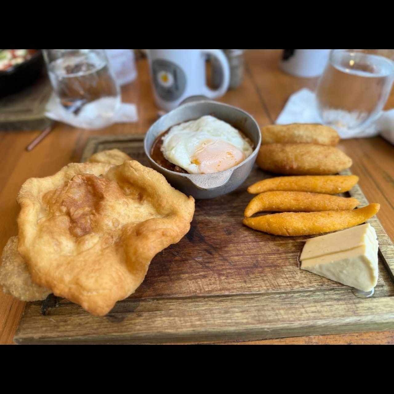 DESAYUNO - BANDEJA PANAMEÑA