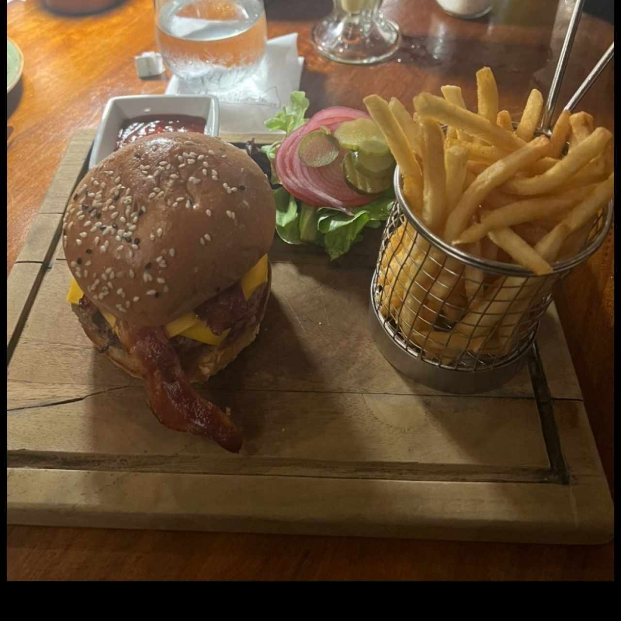 HAMBURGUESA ANGUS CLÁSICA DE 10 OZ