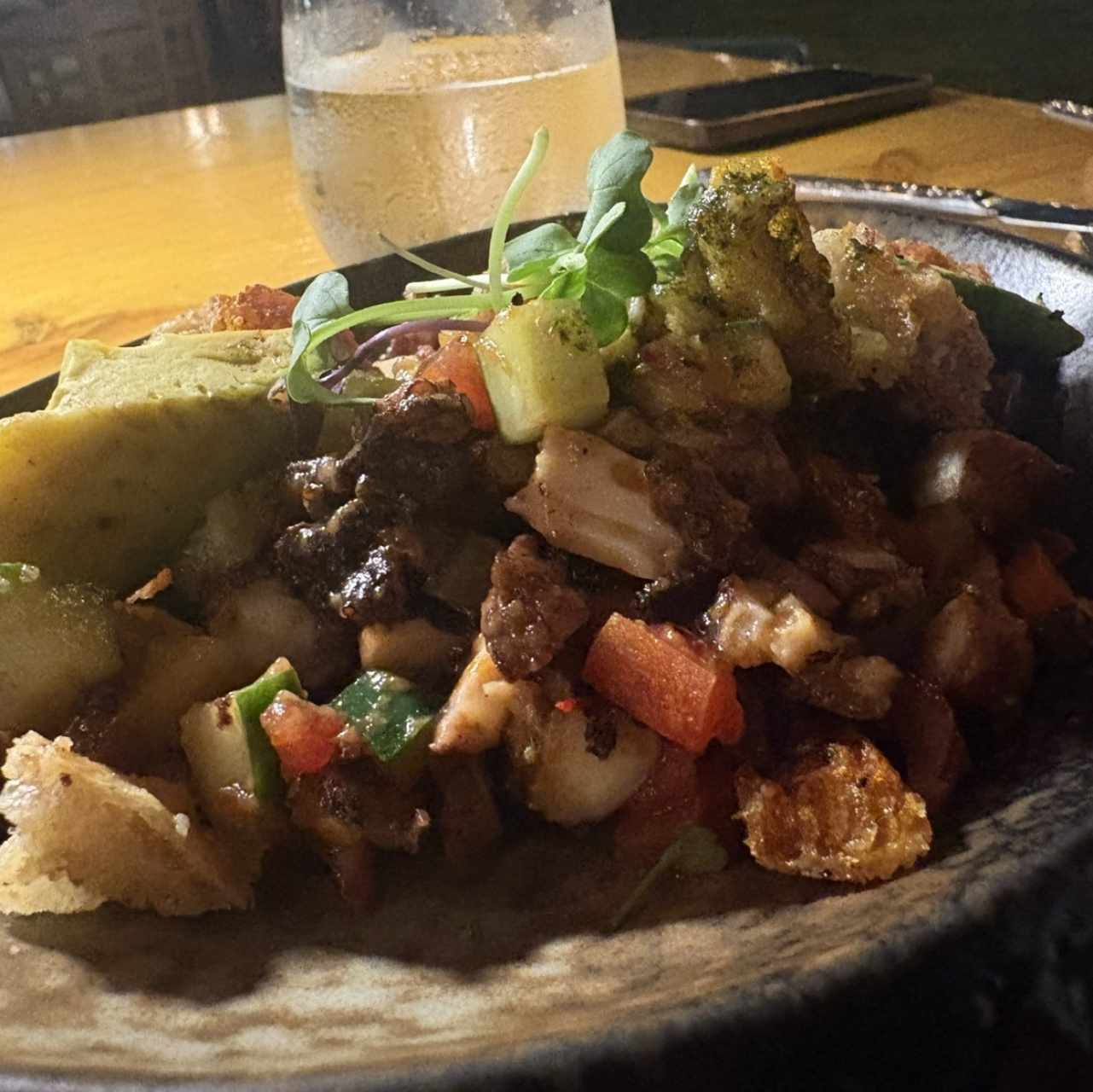 PULPO A LA PARRILLA CON CHICHARRONES