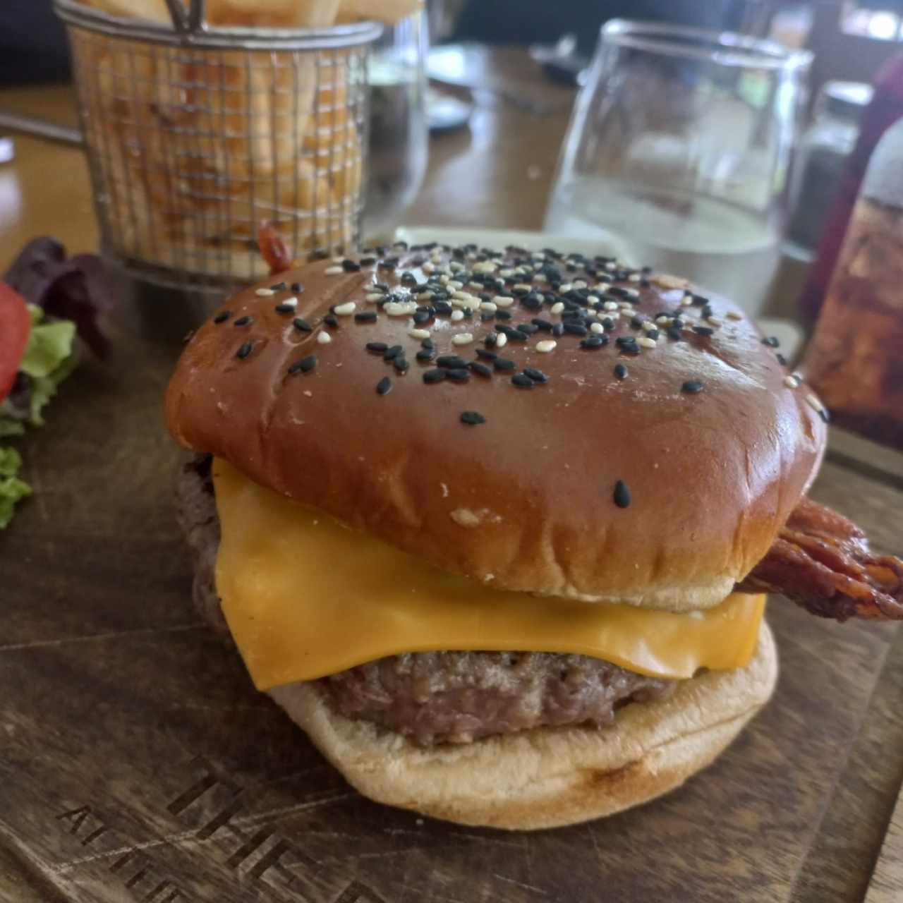 HAMBURGUESA ANGUS CLÁSICA DE 10 OZ