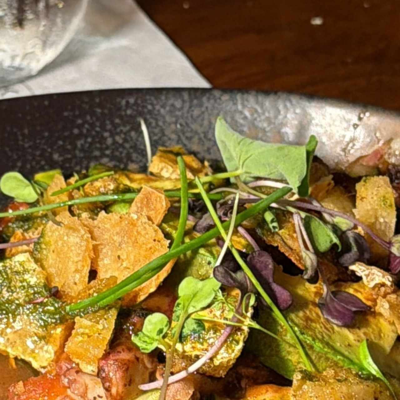 PULPO A LA PARRILLA CON CHICHARRONES