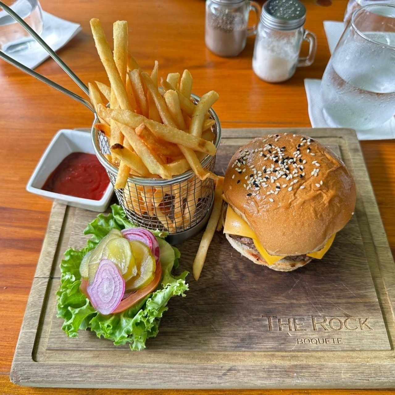 HAMBURGUESA ANGUS CLÁSICA DE 10 OZ