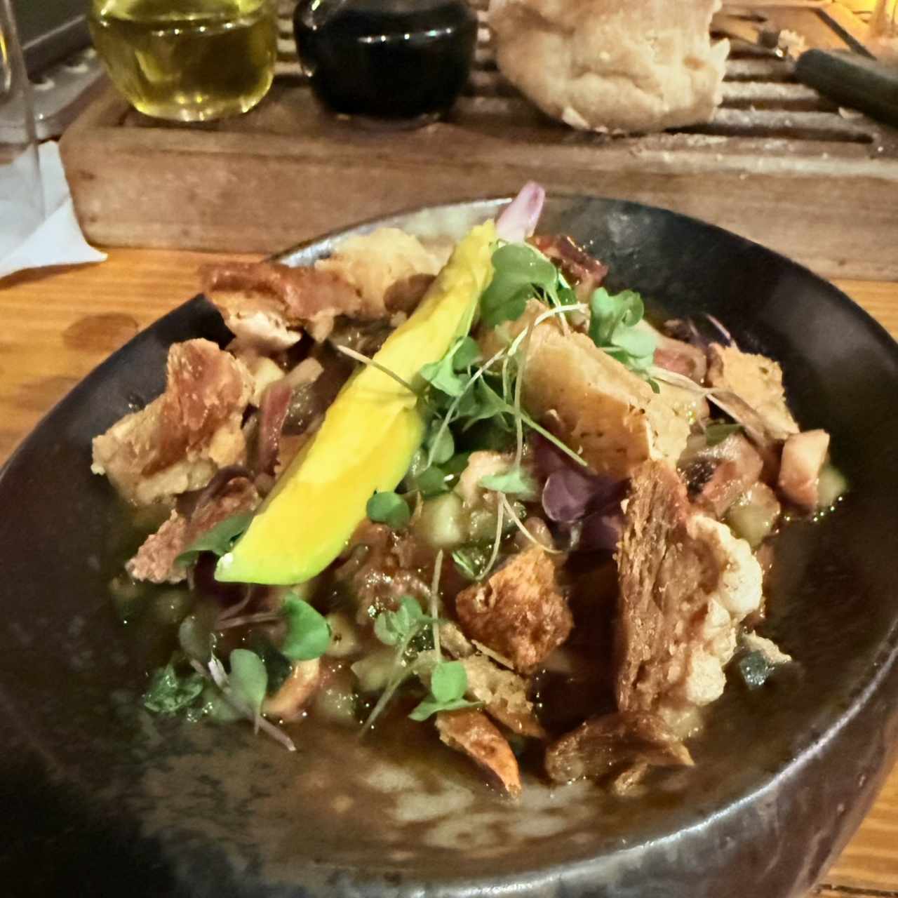 PULPO A LA PARRILLA CON CHICHARRONES