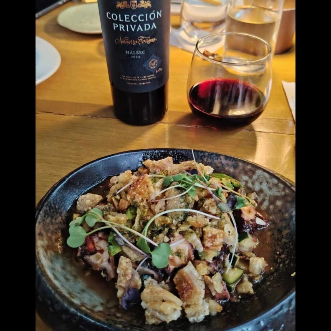 PULPO A LA PARRILLA CON CHICHARRONES