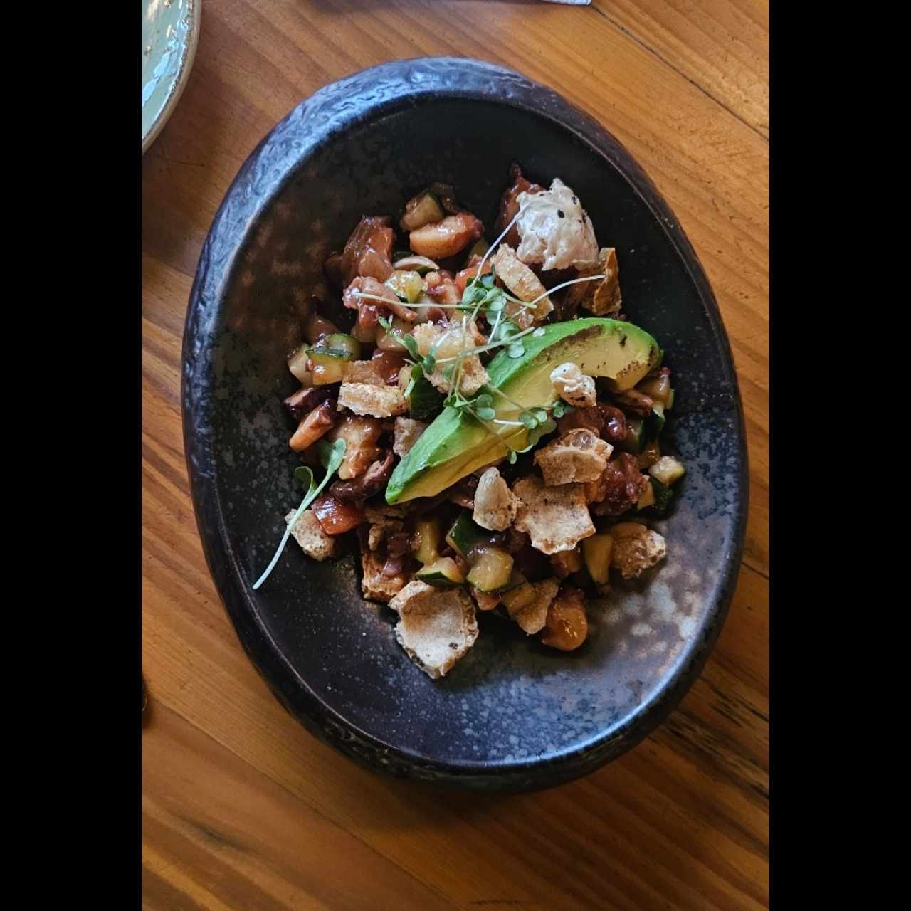 PULPO A LA PARRILLA CON CHICHARRONES