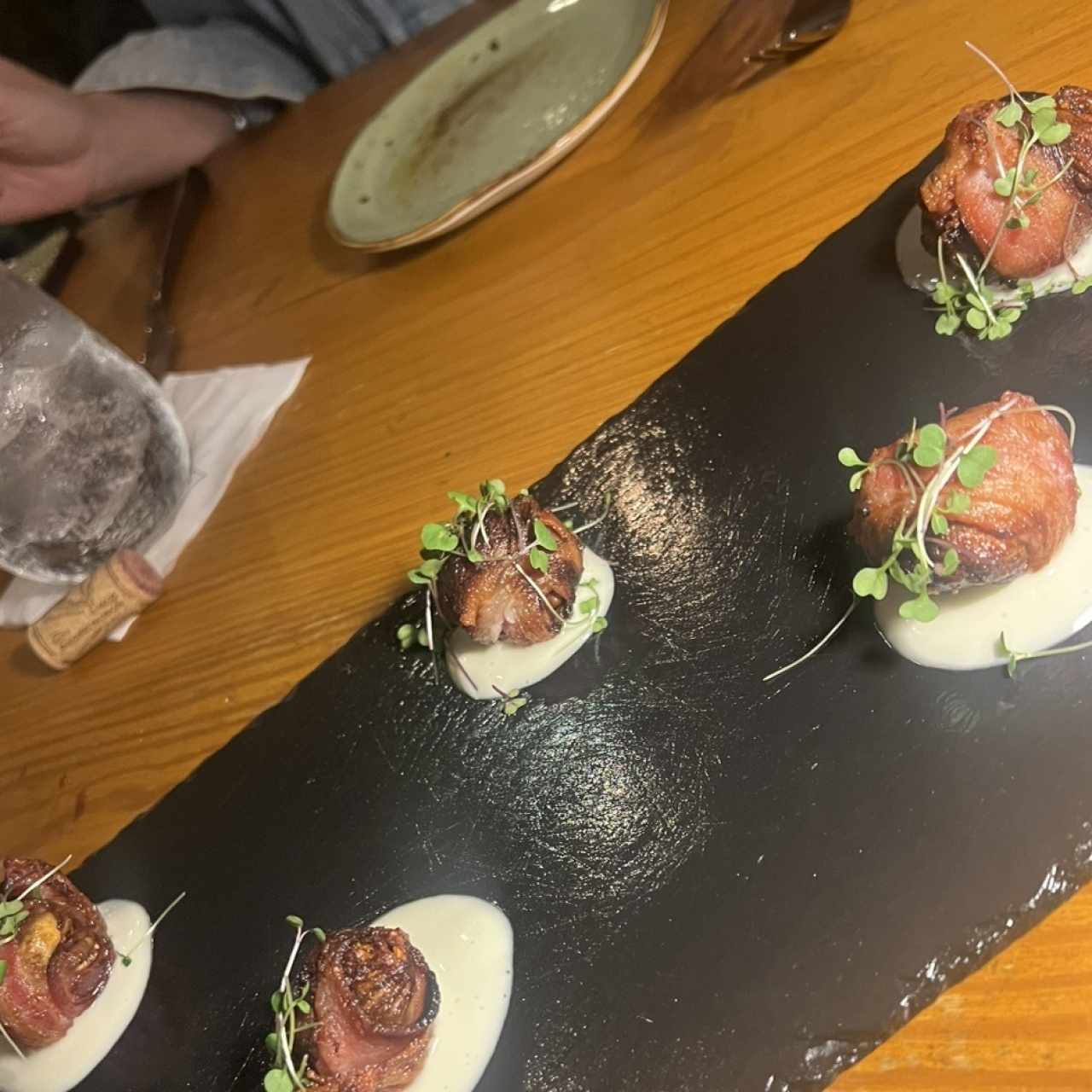 HIGOS ENVUELTOS EN TOCINO