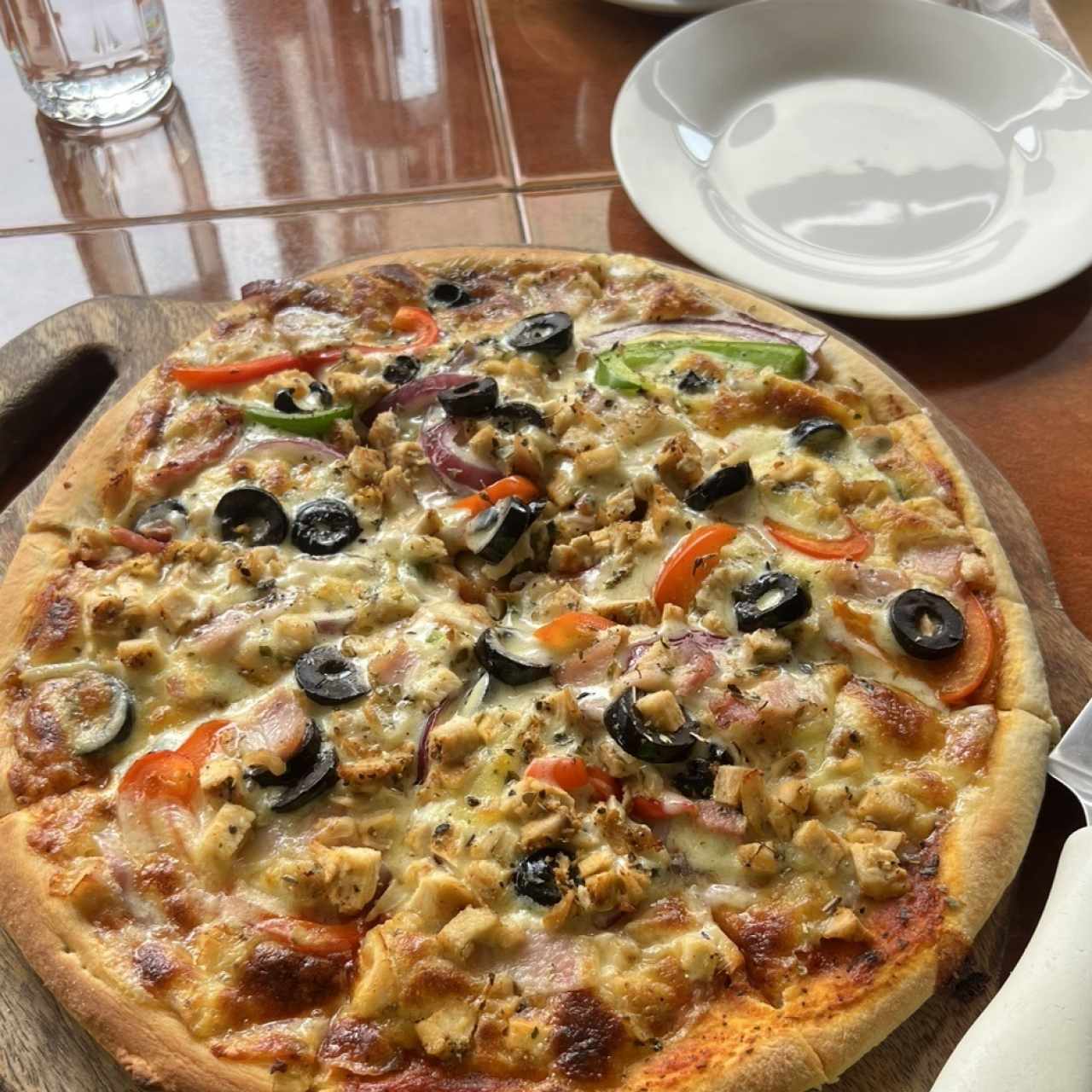 Pizza Boqueteña F: $19.50 M: $17.50 P: $9.25