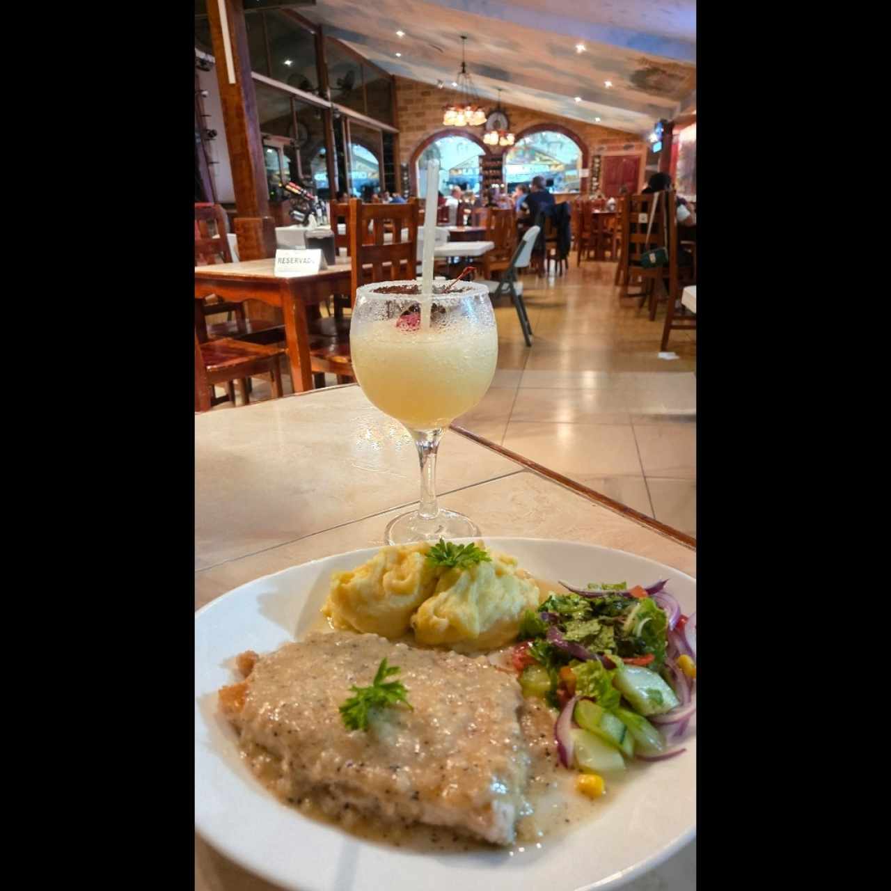 Platos fuertes - Corvina Al Ajillo