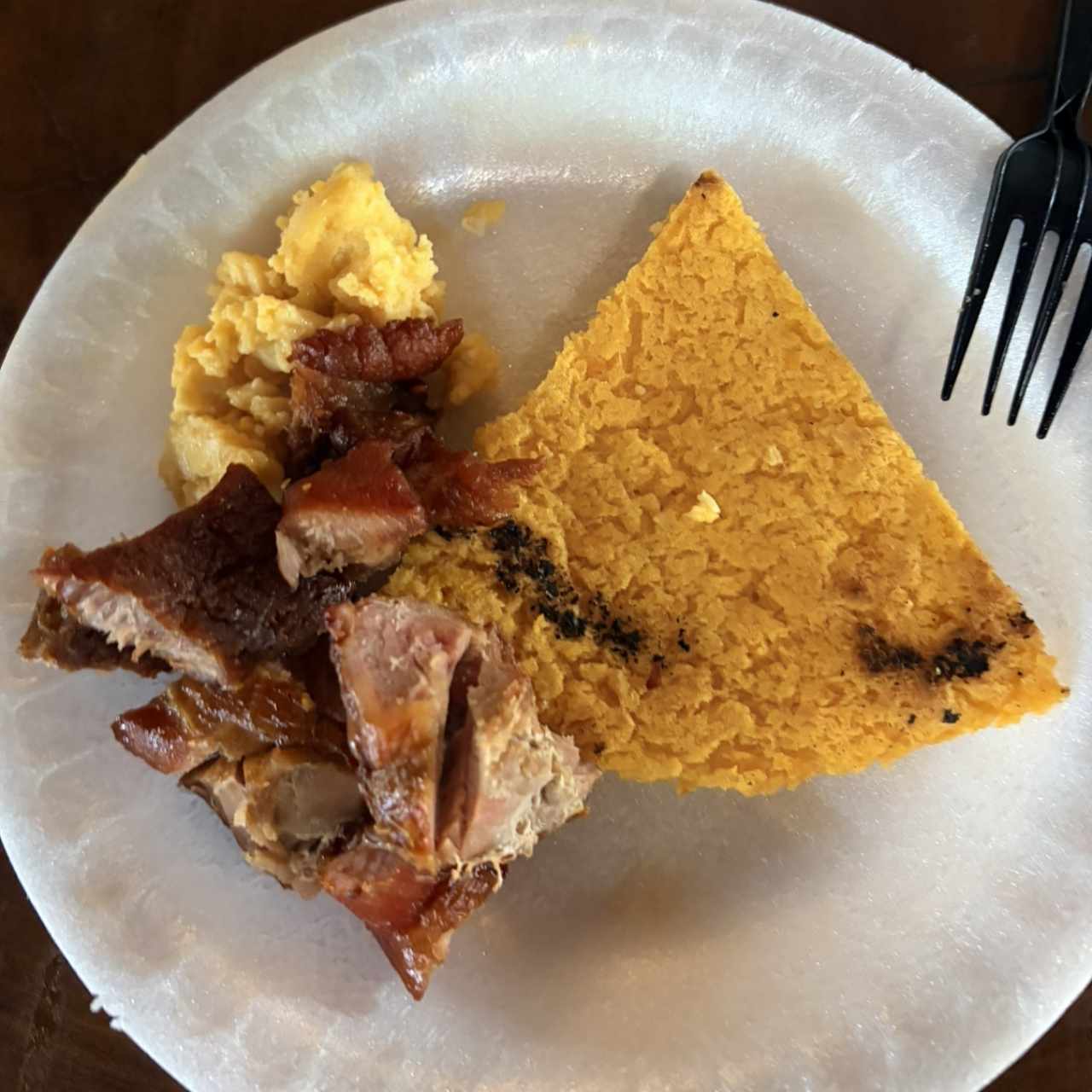 Tortilla y puerco asado 