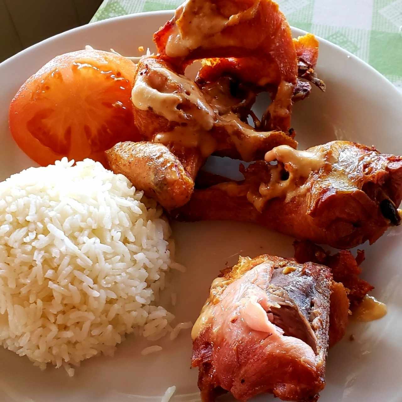 Pollo ahumado con Arroz y Ensalada