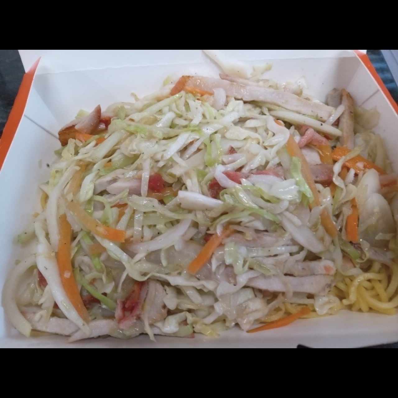chorro mein con puerco