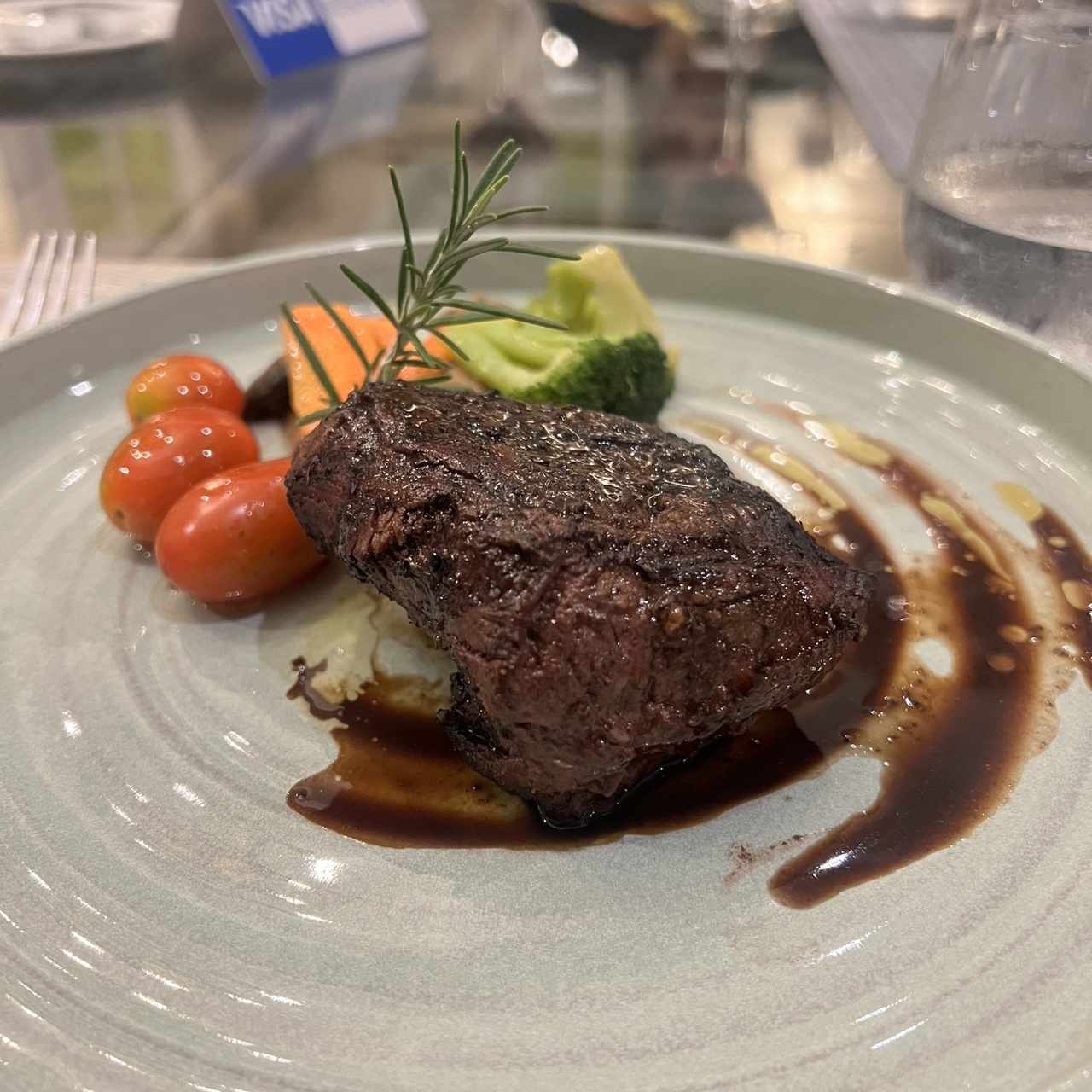 Filete Angus Prime al Grill , Salsa Demiglase con Vino Tinto