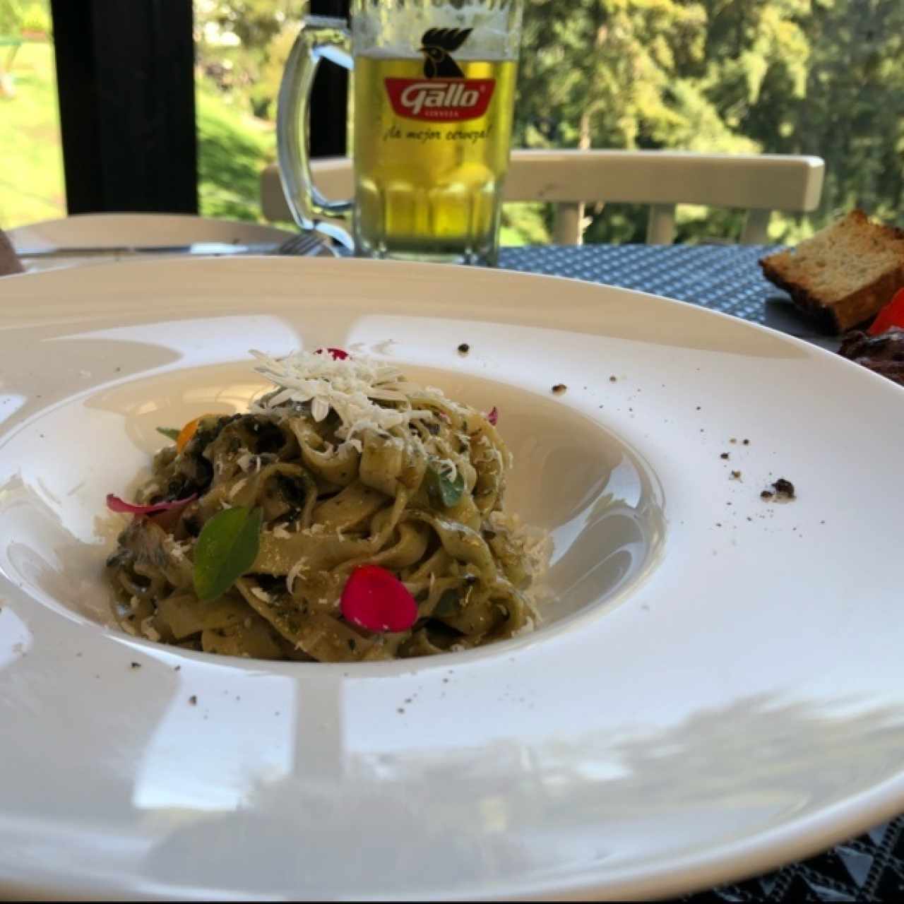 Pasta pesto