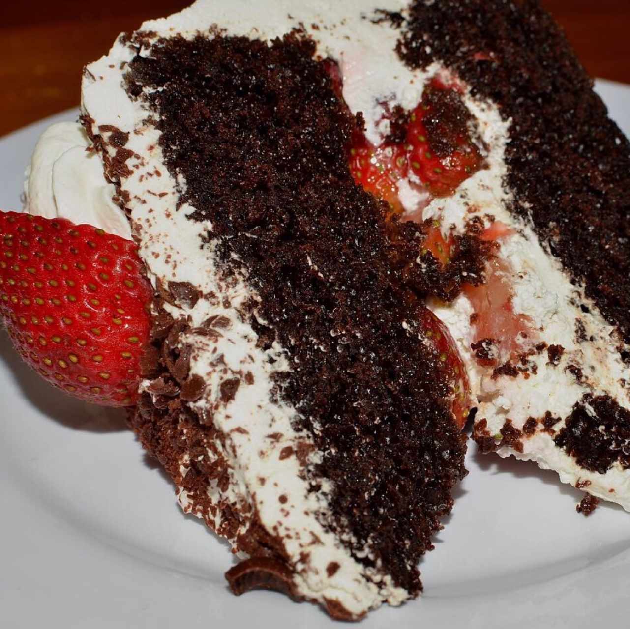 pastel de chocolate con fresas