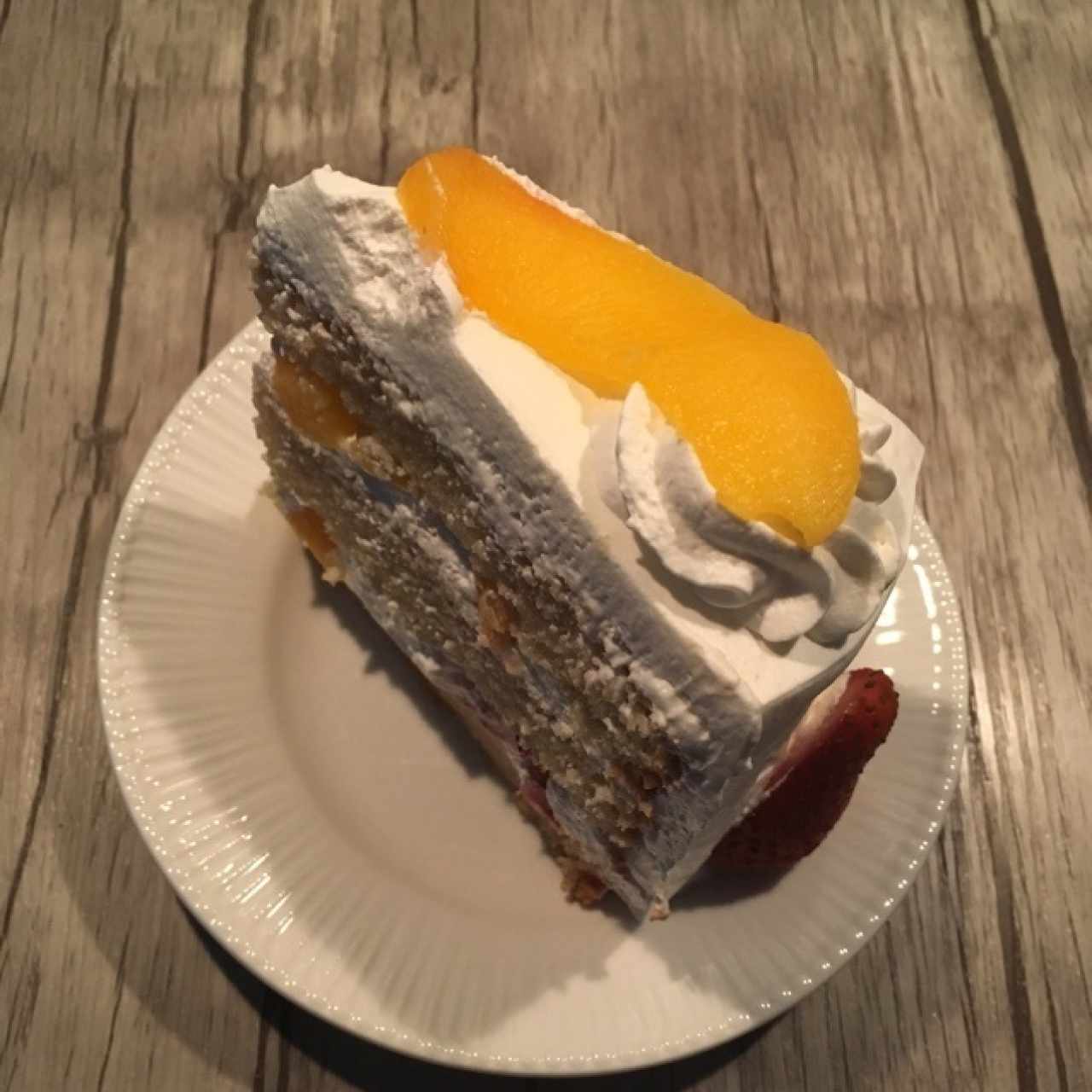 Pastel de Fresas y Melocotón