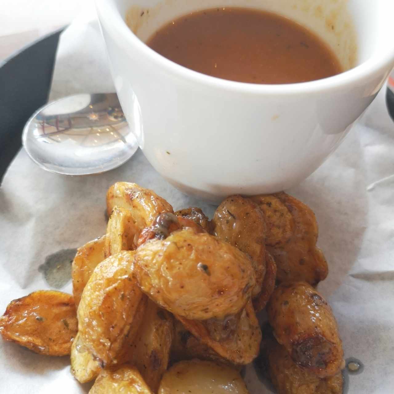 Entrada lunch, sopa y papas