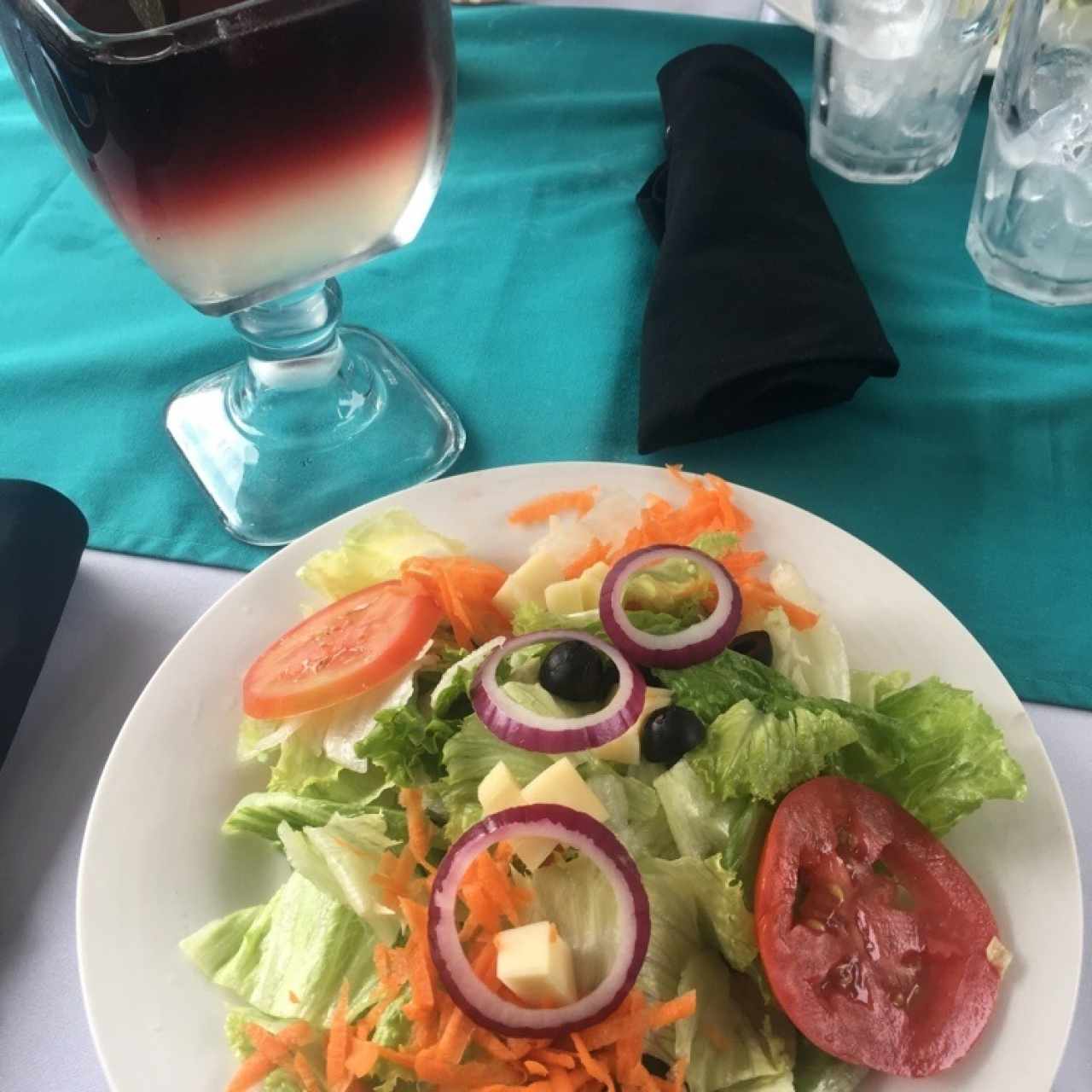 Ensaladas - Ensalada Caprese y Sangria 