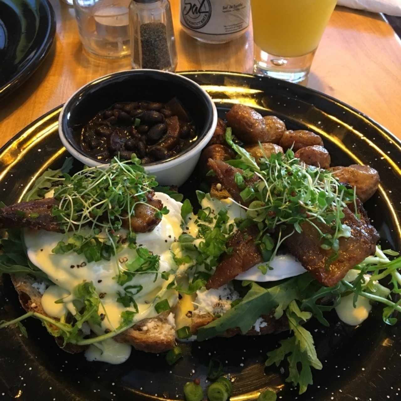 Huevos Benedictinos con Tocino