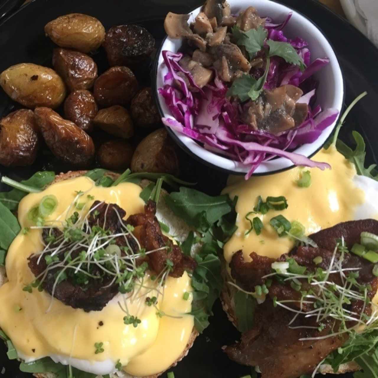 Huevos Benedictinos con Tocino