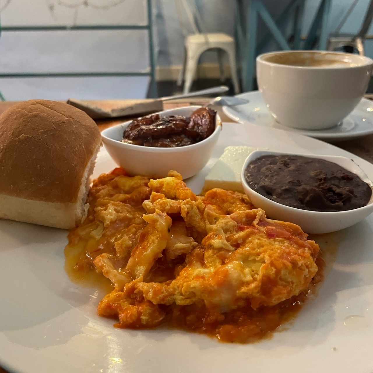 Desayunos - Huevos entomatados