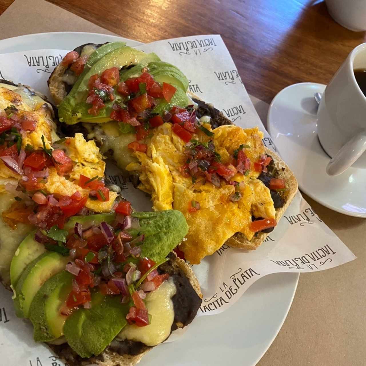 Desayunos - Huevos entomatados