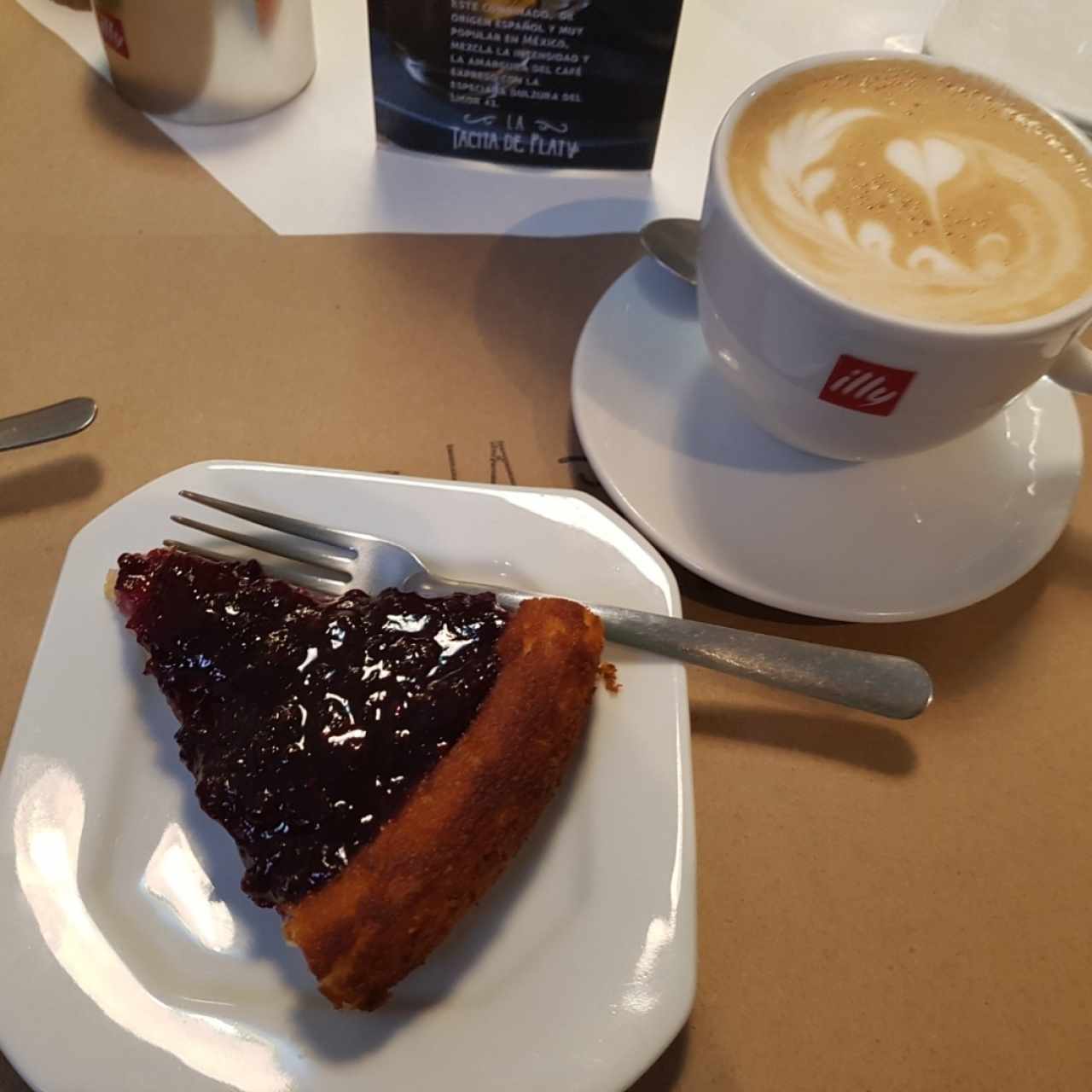 pie de queso y mora.