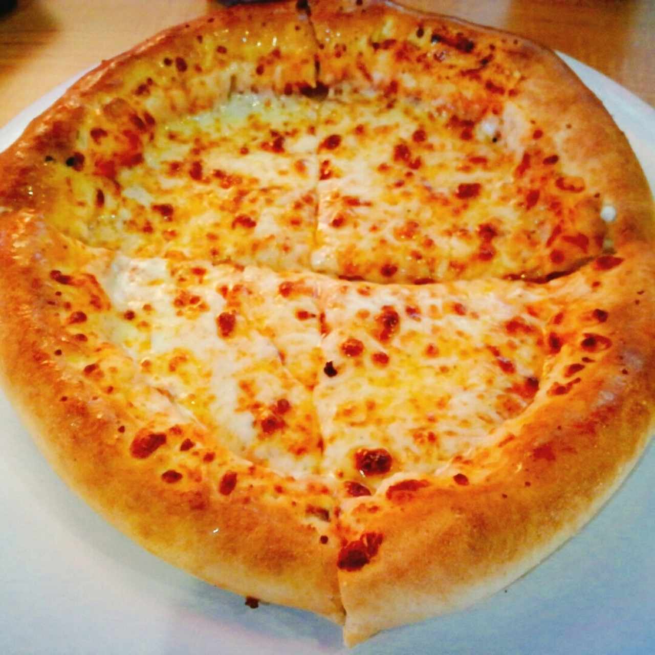 Pizza Superpersonal Cuatro Quesos masa Hutcheese