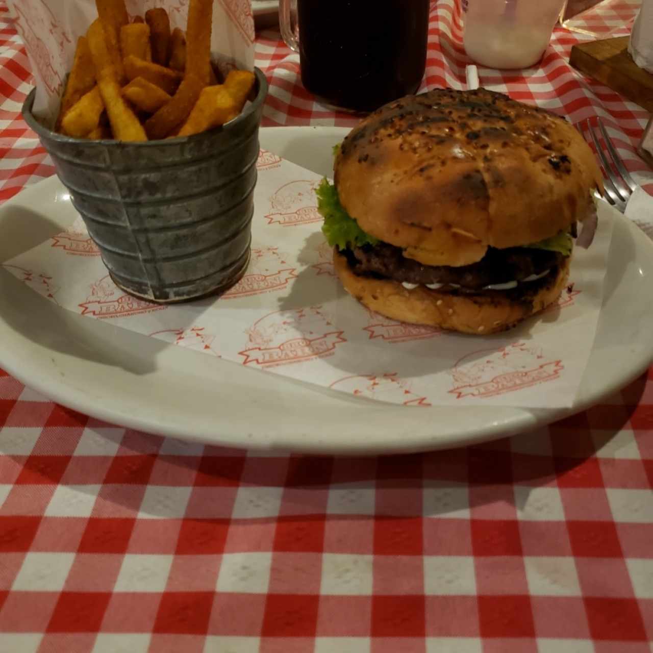 Burgers & Sandwiches - Hamburguesa Clásica